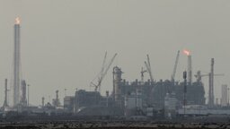 কাতারে বিশ্বের সর্ববৃহৎ এলএনজি উৎপাদন ক্ষেত্রে ফের হামলা, বড় ধরনের অগ্নিকাণ্ড