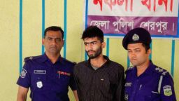 শেরপুরে ছুরিকাঘাতে কলিজা বিচ্ছিন্ন কিশোর হত্যা প্রধান আসামি গ্রেফতার