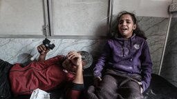 গাজায় গত ৪৪ দিনে ৪৯৭ বার যুদ্ধবিরতি লঙ্ঘন করেছে ইসরায়েল