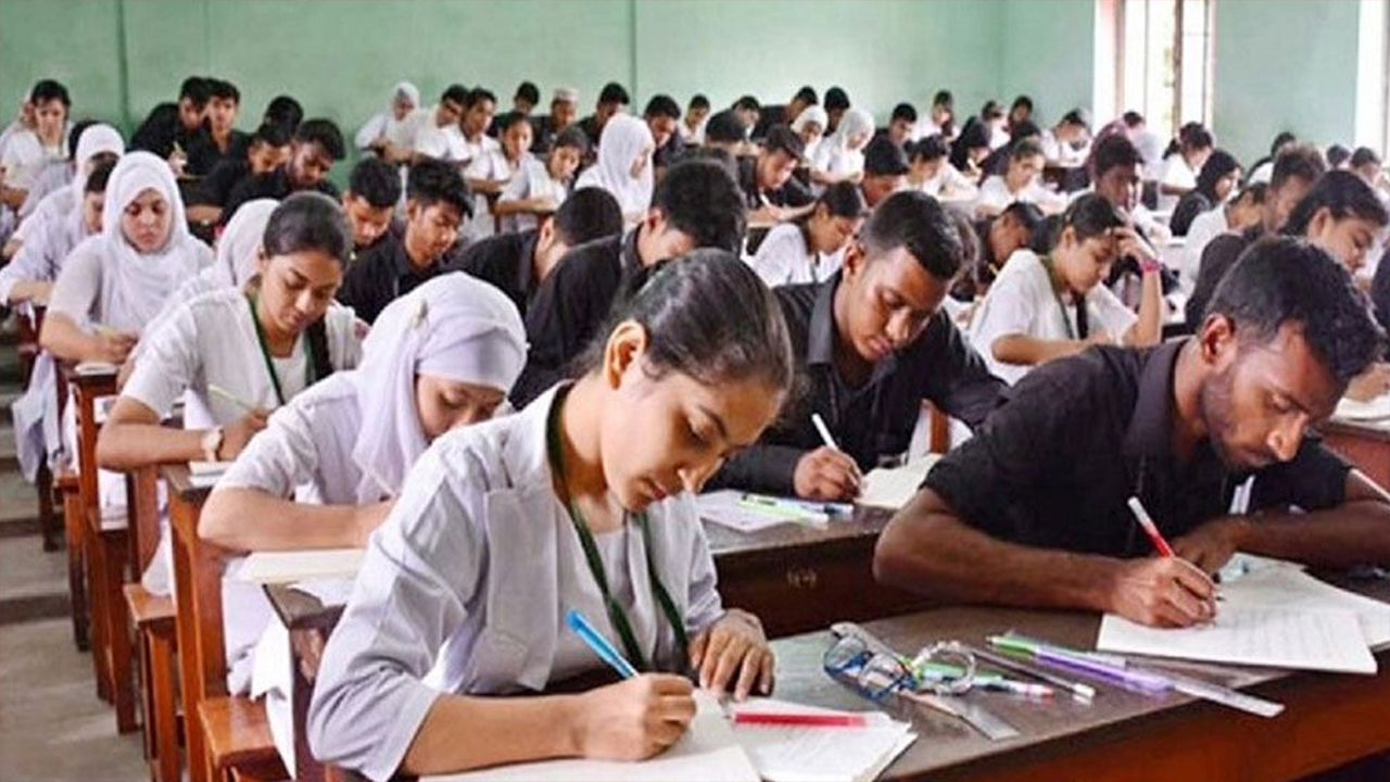 চট্টগ্রাম বোর্ডের এইচএসসি ও সমমানের বাকি পরীক্ষা অনির্দিষ্টকালের জন্য স্থগিত