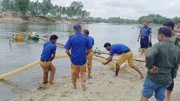 করতোয়া নদীতে অভিযান : পাঁচটি অবৈধ ড্রেজার মেশিন জব্দ