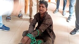 যশোর কালেক্টরেট ভবনের কেবল চুরির সময় হাতেনাতে ১ যুবক আটক