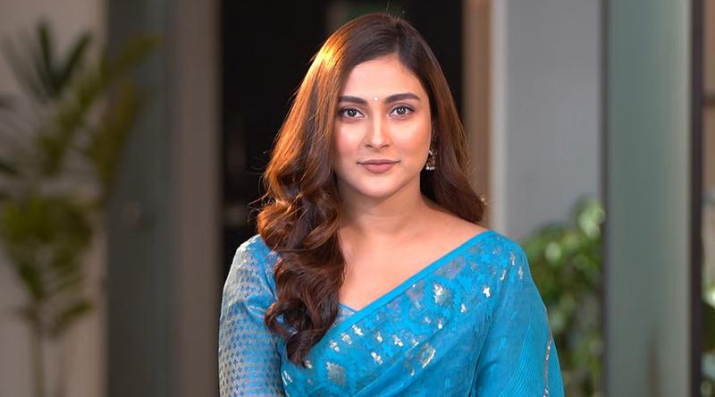 অভিনেত্রী মেহজাবীনের বিরুদ্ধে গ্রেপ্তারি পরোয়ানা জারি