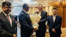 ঢাকা সফরে চীনা বাণিজ্যমন্ত্রী, বিশাল চীনা বিনিয়োগের সম্ভাবনা
