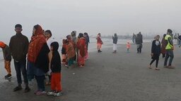 নতুন বছরের সূর্যকে স্বাগত জানাতে কুয়াকাটার পর্যটকদের ভীড়