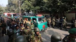 সংসদ ভবনের দক্ষিণ প্লাজায় পৌঁছেছে খালেদা জিয়ার মরদেহ