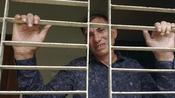 কাশিয়ানীতে ফ্যামিলি কার্ডের নামে প্রতারণা, ওয়াকিটকিসহ আটক ১