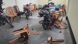 স্বতন্ত্র প্রার্থীর অফিসে হামলা-ভাঙচুর,আহত ৬