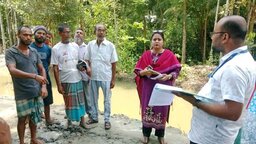রাজাপুরে খাল খনন পরিদর্শনে ইউএনও, অনিয়ম রোধে দিকনির্দেশনা