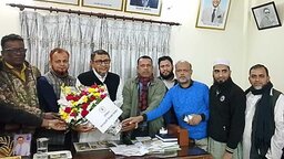 বিএনপি মনোনীত প্রার্থী সরদার সাখাওয়াত হোসেনের সাথে মনোহরদী উপজেলা প্রেসক্লাবের শুভেচ্ছা বিনিময়