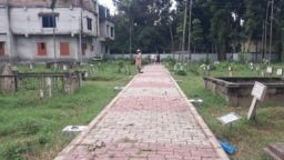 মাগুরায় কবরস্থান থেকে ৯২টি লাইট চুরি