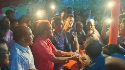 বগুড়ার শেরপুরে ঐতিহ্যবাহী নৌকা বাইচ প্রতিযোগিতার বিজয়ী ‘বিজয় নিশান’