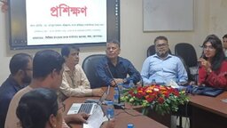 ক্লাস্টারভিত্তিক চিংড়ি চাষে দক্ষতা বৃদ্ধিতে গোপালগঞ্জে চলছে পাঁচ দিনব্যাপী প্রশিক্ষণ
