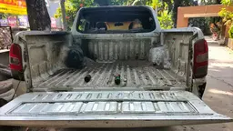 গোপালগঞ্জে ভোররাতে গণপূর্ত ভবনে রাখা গাড়িতে পেট্রোল বোমা নিক্ষেপ