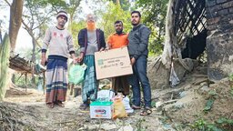 অসহায় অন্ধ বৃদ্ধার কক্ষে আলোর ব্যবস্থা করল ‘সমাজ দর্পণ মানবিক ফাউন্ডেশন’
