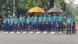 জনগণের নিরাপত্তা নিশ্চিতই পুলিশের ঈদ আনন্দ