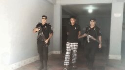 র‌্যাবের অভিযানে সুবর্ণচরের ত্রাস 'চাঁন্দা ডাকাত' আগ্নেয়াস্ত্রসহ গ্রেপ্তার