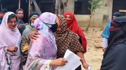 ফুলগাজীতে ধানের শীষের প্রচারণায় মজনুর সহধর্মীনি হাসি