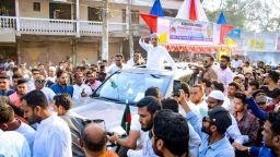 মাগুরায় সংস্কৃতি বিষয়ক মন্ত্রীকে ফুলেল সংবর্ধনা: শহরজুড়ে উৎসবের আমেজ