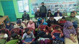 সাতক্ষীরায় প্রতিবন্ধী শিক্ষার্থীদের মাঝে কম্বল বিতরণ