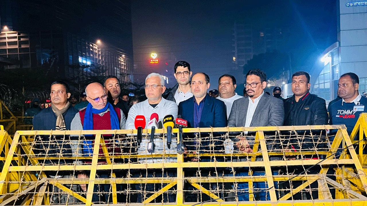 খালেদা জিয়া অত্যন্ত জটিল-সংকটময় মুহূর্ত পার করছেন : ডা. জাহিদ