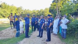 নালিতাবাড়ীতে সাংবাদিকদের ওপর হামলার স্থান পরিদর্শনে অতিরিক্ত ডিআইজি