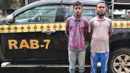 র‌্যাব-৭ এর পৃথক অভিযানে মৃত্যুদণ্ডপ্রাপ্ত পলাতক আসামিসহ গ্রেপ্তার ২