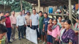 বিলাইছড়িতে বন্যায় দুর্গতদের প্রধানমন্রীর ১২ টন চাল বিতরণ