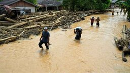 ইন্দোনেশিয়া-শ্রীলঙ্কা ও থাইল্যান্ডে বন্যায় মৃতের সংখ্যা ১৮০০ ছুঁইছুঁই