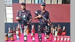 বেনাপোল সীমান্তে বিজিবির অভিযানে বিদেশি মদসহ চোরাচালান পণ্য জব্দ
