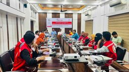 দুর্যোগে বিচ্ছিন্ন পরিবার পুনর্মিলনে ফেনীতে রেড ক্রিসেন্টের প্রশিক্ষণ