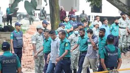 গ্রেপ্তার দেখিয়ে ১৫ সেনা কর্মকর্তাকে কারাগারে পাঠানোর নির্দেশ