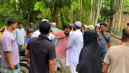 মায়ের লাশ আটকে সম্পত্তি ভাগবাঁটোয়ারা, ২০ ঘন্টা পর দাফন
