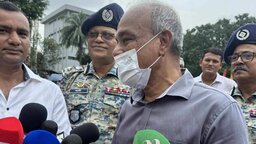 পুলিশের কাছে থাকবে না মারণাস্ত্র, এপিবিএন পাবে ভারি অস্ত্র : স্বরাষ্ট্র উপদেষ্টা