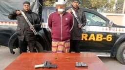 বেনাপোল সীমান্তে বিদেশি পিস্তল ও গুলিসহ অস্ত্র ব্যবসায়ী আটক