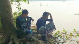 নদীতে মাছ ধরায় ২২ দিনের নিষেধাজ্ঞা, সরকারি চালও জোটেনি ৩ হাজার ২৯৪ জেলের