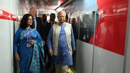 লন্ডন পৌঁছেছেন প্রধান উপদেষ্টা ড. ইউনূস