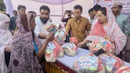 ফরিদপুরে দুস্থদের মাঝে ঈদ সামগ্রী বিতরণ করলেন এমপি নায়াব ইউসুফ
