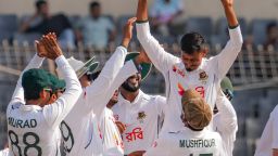 জয় থেকে ৪ উইকেট দূরে বাংলাদেশ