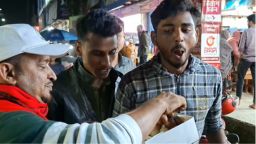 শেখ হাসিনার ফাঁসির রায়ে বরগুনায় মিষ্টি বিতরণ