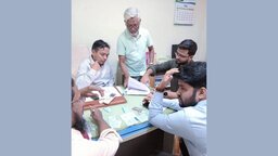 ডেঙ্গু পরীক্ষায় অনিয়ম : ফেনীতে দুই প্রতিষ্ঠানকে ৬০ হাজার টাকা জরিমানা