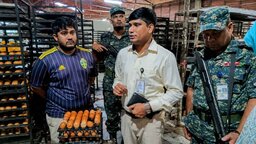 নোয়াখালীতে কেক তৈরিতে পঁচা ডিম, বেকারিকে ৪০ হাজার টাকা জরিমানা
