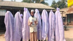 ফরিদপুর -৪ আসনের জাতীয় পার্টির মনোনীত প্রার্থীর ভিন্ন রকম নির্বাচনী প্রচারণা