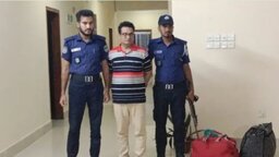 ভারতে যাওয়ার সময় বেনাপোলে স্বেচ্ছাসেবক লীগ নেতা আটক