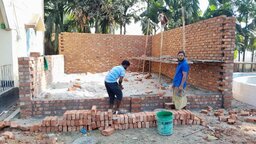 তেঁতুলিয়ায় সরকারি গোডাউন নির্মাণে নিম্নমানের ইট ব্যবহারের অভিযোগ