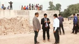 মনোহরদীতে ৭টি অবৈধ ইটভাটায় ভ্রাম্যমাণ আদালতের অভিযান