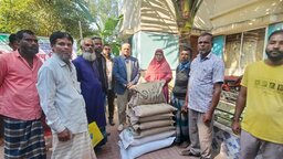 তেঁতুলিয়ায় ৬ হাজার কৃষকের মাঝে গমের বীজ ও সার বিতরণ