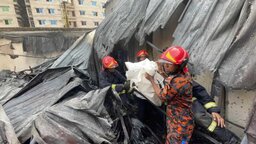 কদমতলীতে গ্যাসলাইটার কারখানায় ভয়াবহ আগুন, ৪ মরদেহ উদ্ধার