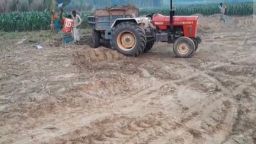 বকশীগঞ্জের প্রত্যন্ত চরাঞ্চলে কৃষি জমির মাটি কেটে বিক্রি, কাঁচা ও পাকা সড়ক ক্ষতিগ্রস্ত