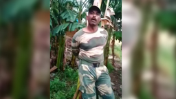 বিএসএফ সদস্যকে কলাগাছে বেঁধে জনতার গণধোলাই !